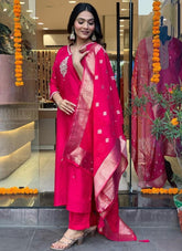 Exclusive Looking Pink Colour Salwar Suit